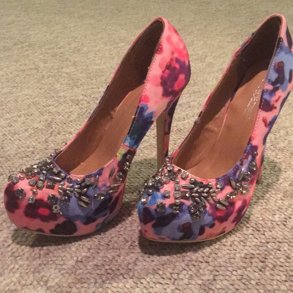 Shoedazzle Colorful Pump